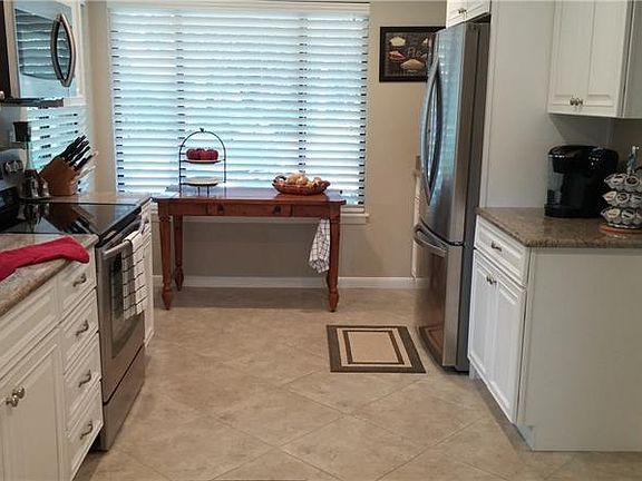 3rd image of 102 Waterwood Dr