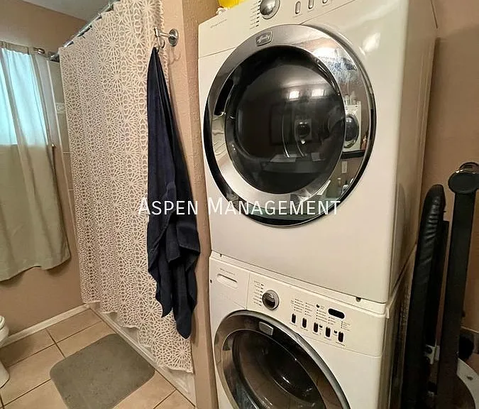 550 S 41st St — Photo 7
