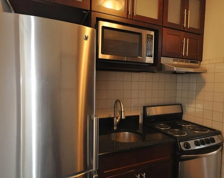 218 Newbury St #4F — Photo 7