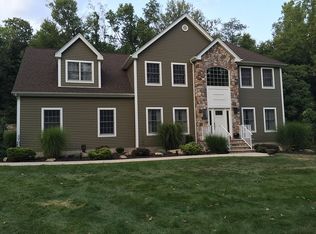 296 Rocky Run Rd, Glen Gardner, NJ 08826