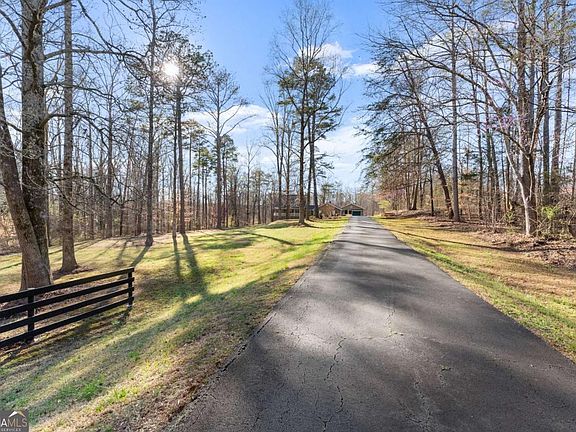 4th image of 312 Ashley Brook Dr