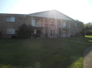 91 Oakridge Dr APT 4, West Seneca, NY 14224
