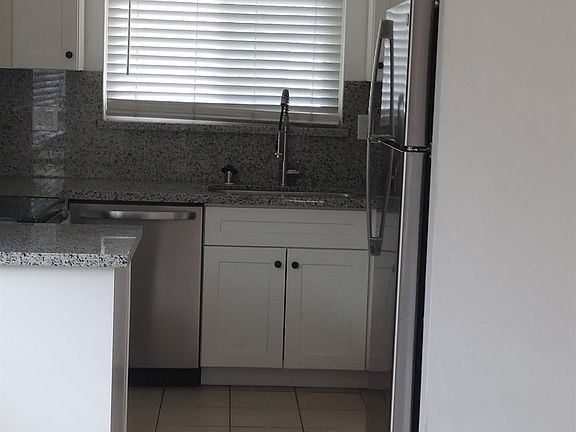 5th image of 2502 Rose Ave