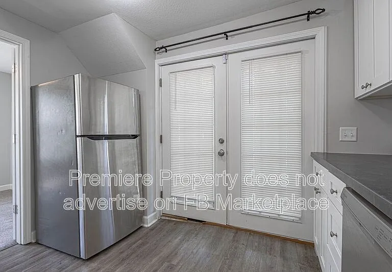 4108 N Mersington Ave — Photo 5