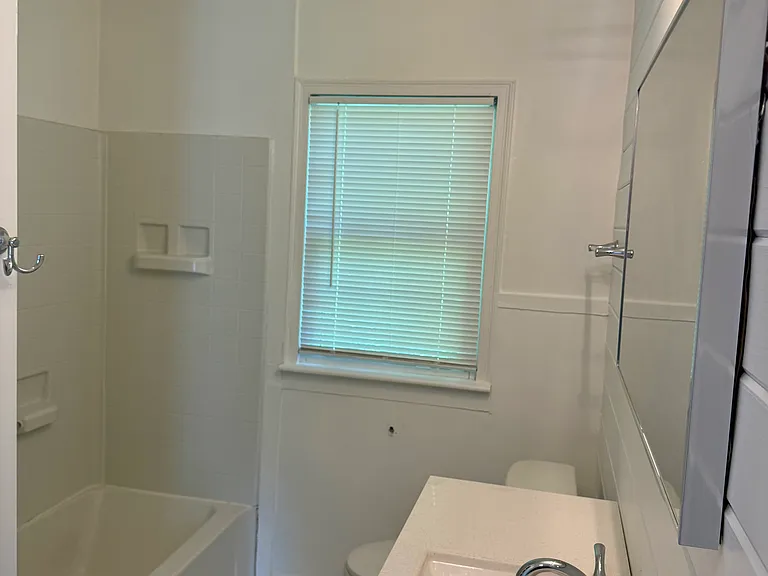 1711 Osborne St — Photo 5