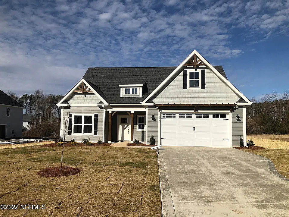 4 bed, 2800 sqft, $2,500 — Photo 1