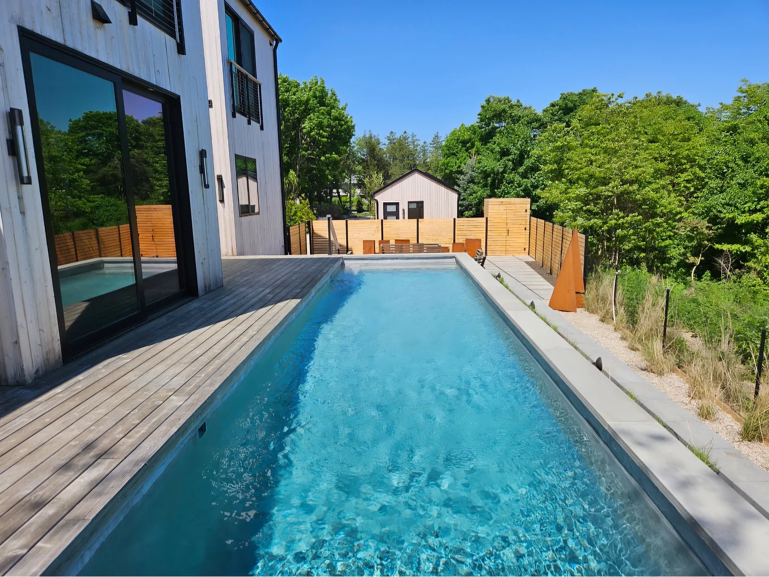 Modern Zen Beauty On The Beach, Heated Pool, Jamesport Bayfront! — Photo 3
