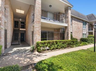 2224 S Piney Point Rd APT 117, Houston, TX 77063