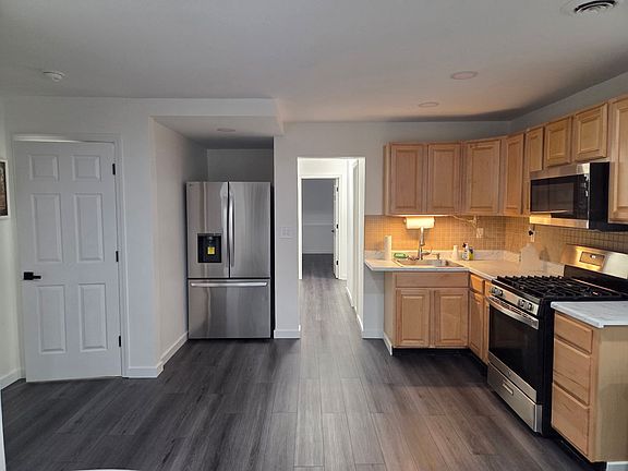 3rd image of 82 Sedge Rd #1