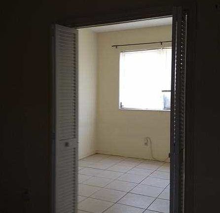 5th image of 104 NE 16th Ave APT 9