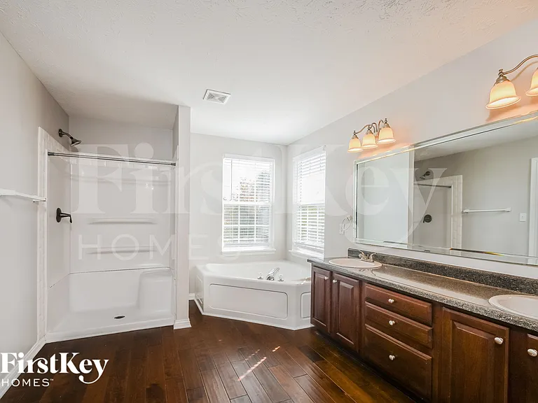 10871 Monarch Springs Ct — Photo 10