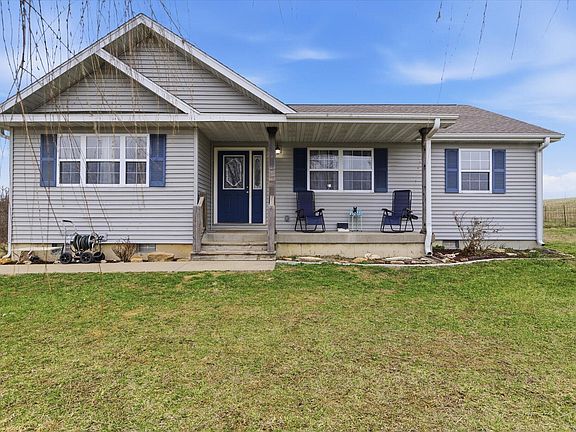 3rd image of 1584 Mcintosh Road