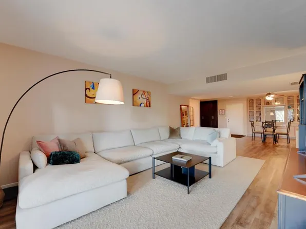 4900 Rosehedge Dr APT 208, La Mesa, CA 91942