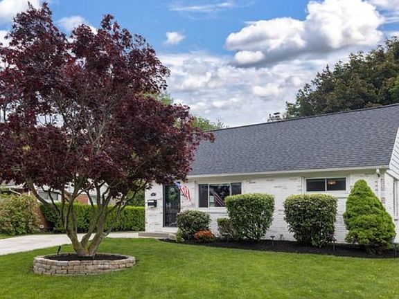 3rd image of 3027 W 23rd St
