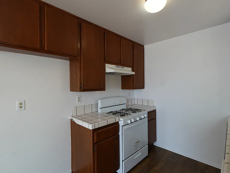 16809 Dalton Ave #6 — Photo 6