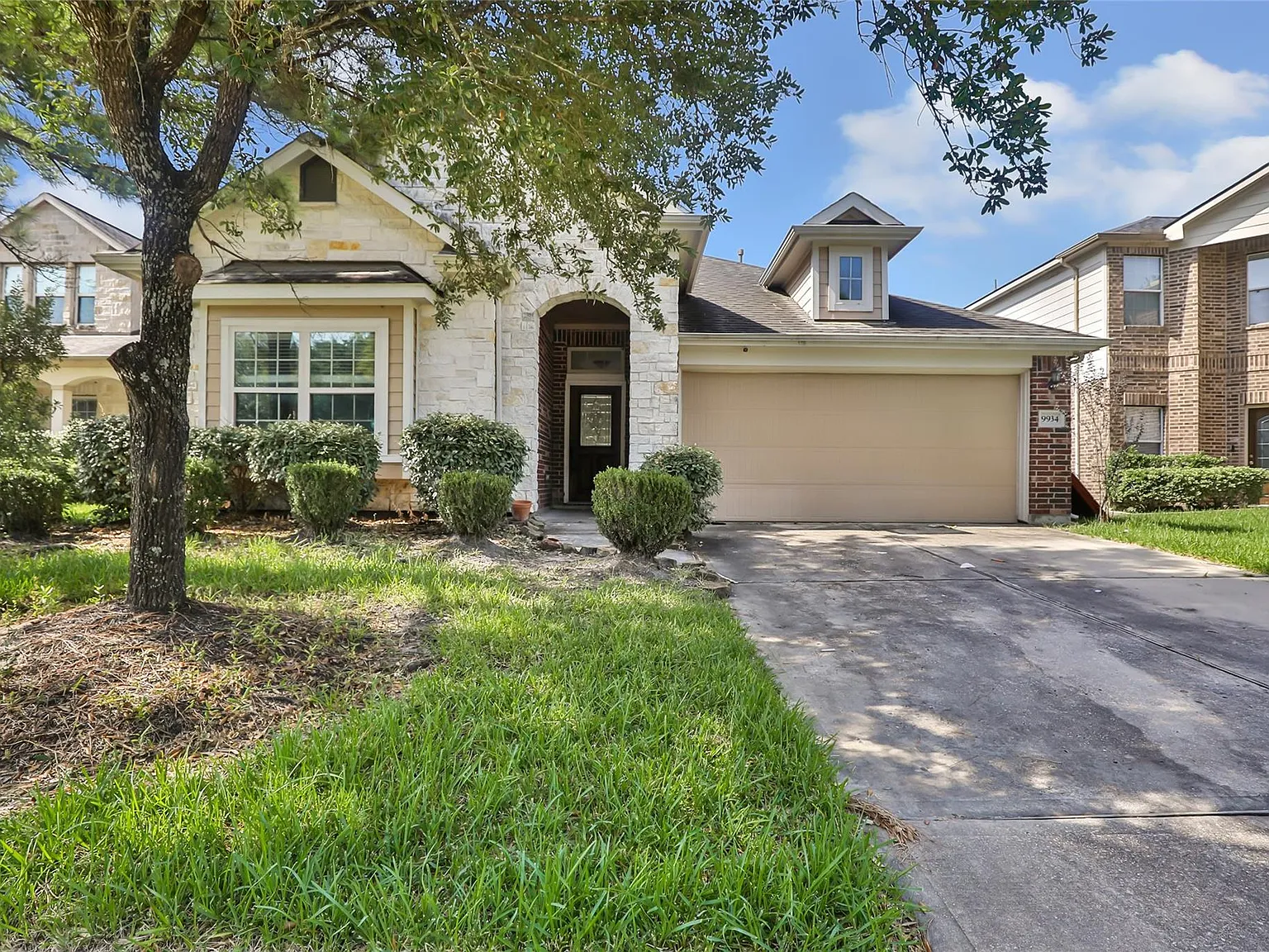 3 bed, 2.5 bath, 2018 sqft, $2,250 — Photo 2