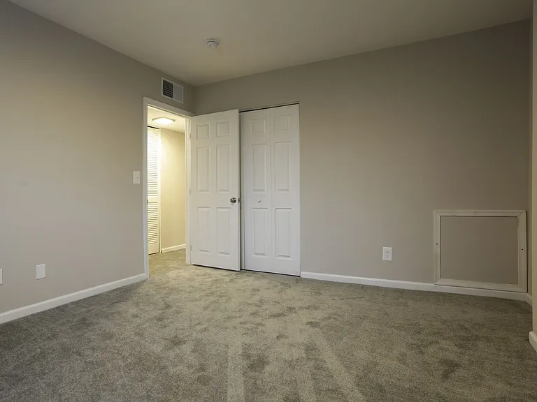 Chestnut Lane Apartments — Photo 20