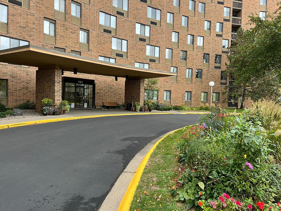 1st image of 1181 Edgcumbe Rd APT 415