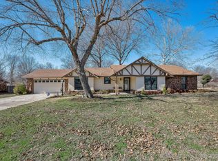 10903 E Dogwood Ct, Claremore, OK 74019