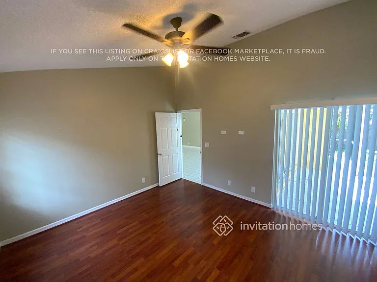 1320 SW 18th St — Photo 8