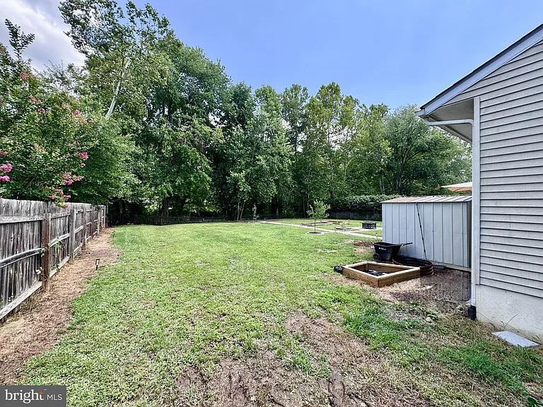 2038 Dewey Dr — Photo 23
