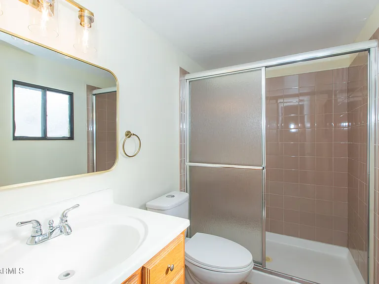 1813 E Ellis Dr — Photo 44