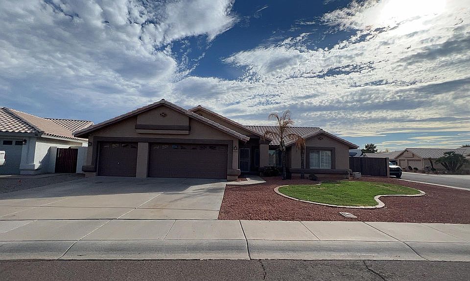 1st image of 17520 N 84th Ln