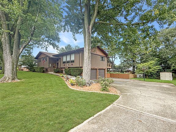 5th image of 365 Highland Dr