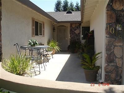 Courtyard to Front Door