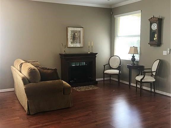 4th image of 7718 Cameron Cir