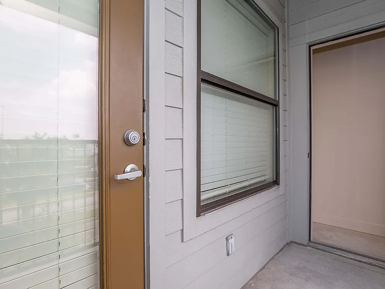 La Mariposa Apartments — Photo 15