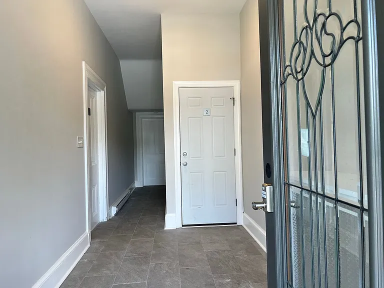 130 E Chestnut St — Photo 4