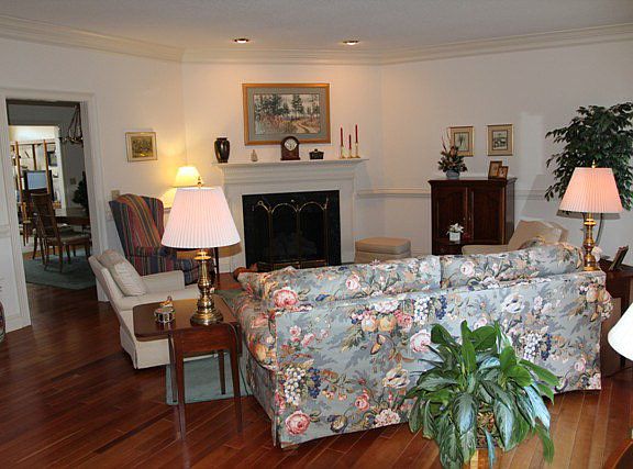 2nd image of 3325 Mannheim Ct