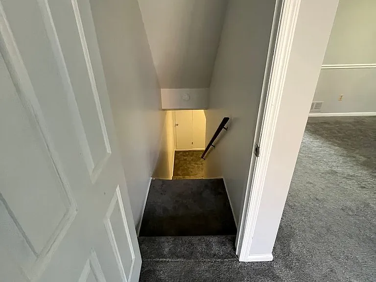 172 Windham Ct — Photo 10