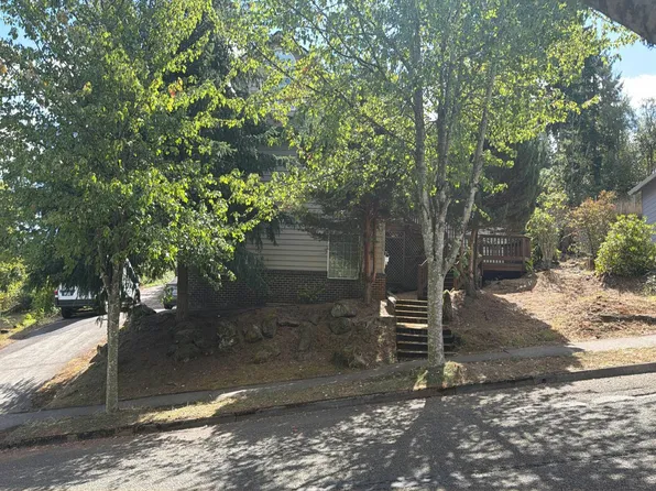 11594 SE Highland Loop, Clackamas, OR 97015
