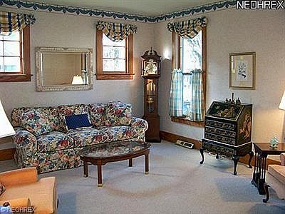 4th image of 99 Hall St
