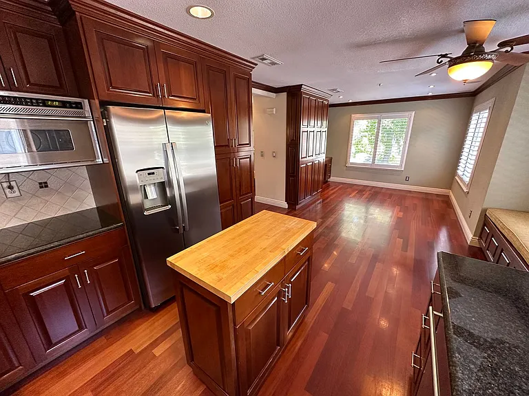 6001 Condor St — Photo 4