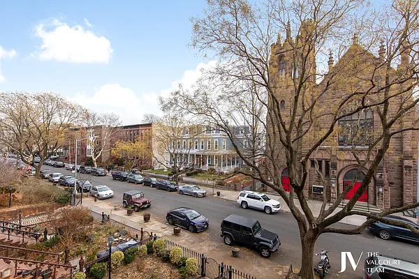 Sold by Compass | media 9