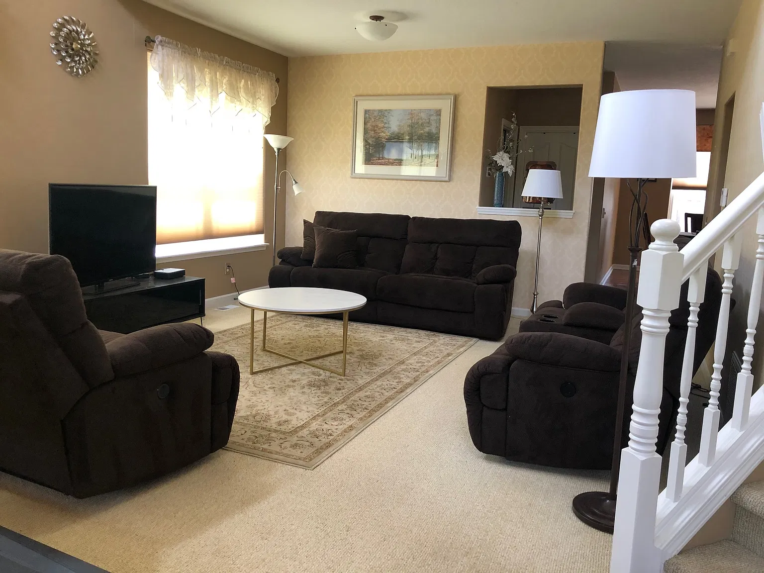 4 bed, 2394 sqft, $3,425 — Photo 2