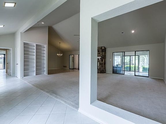 3rd image of 2104 Tretorn Ct