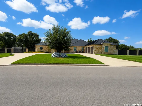 63 Eagle Nest Rd, Eagle Pass, TX 78852
