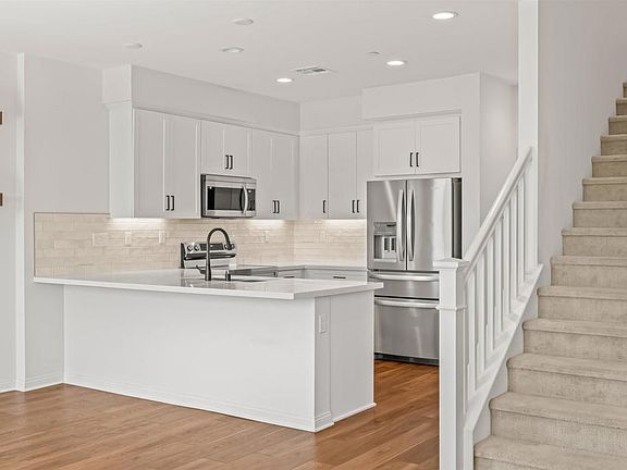 5th image of 10353 Graphite St