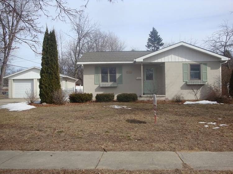 Great little starter home, close to schools and park. Neighborhood is well established and all neighbors take pride in their homes. 3 bedroom ranch with fenced backyard and separate dog kennel. Original hard wood floors throughout; new kitchen in 2002. All appliances are staying and new furnace. Large apple tree already producing fruit this year. Put in on your tour list its ready to go..