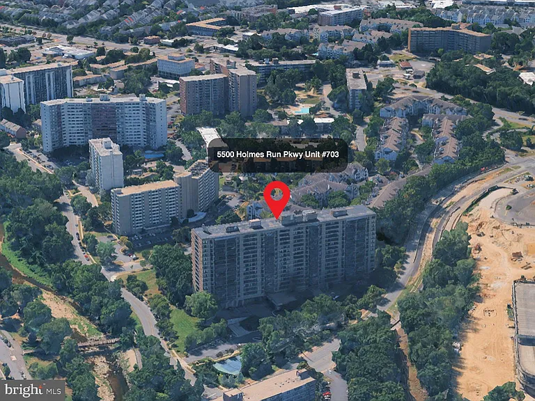 5500 Holmes Run Pkwy #210 — Photo 2