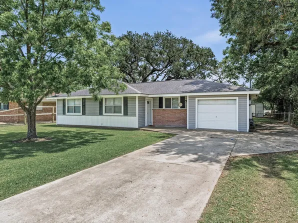 123 Ogden Rd, Winnie, TX 77665