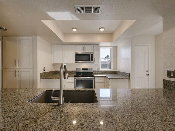 4th image of 6206 E Winchcomb Dr