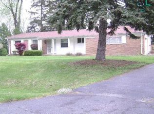 29570 Briarton St, Farmington, MI 48331