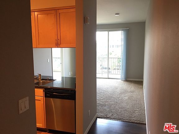 5th image of 1528 6th St APT 409