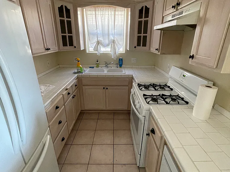 12811 La Cuarta St — Photo 12