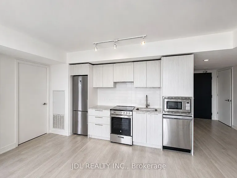 501 Yonge St #3502 — Photo 6